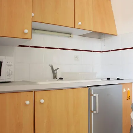 - Lr010-205 * La Rochelle (Charente-Maritime)